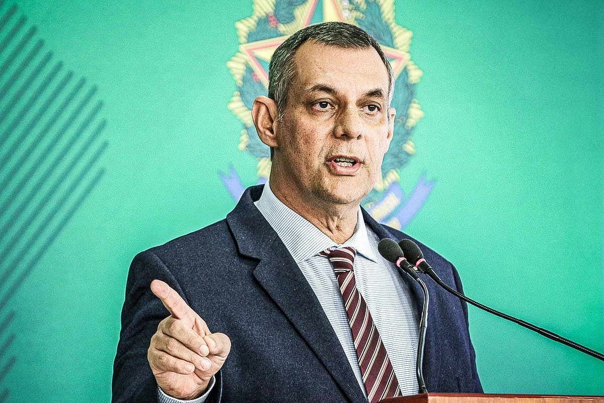 Sem citar nomes, ex-porta-voz Rêgo Barros critica Bolsonaro em artigo