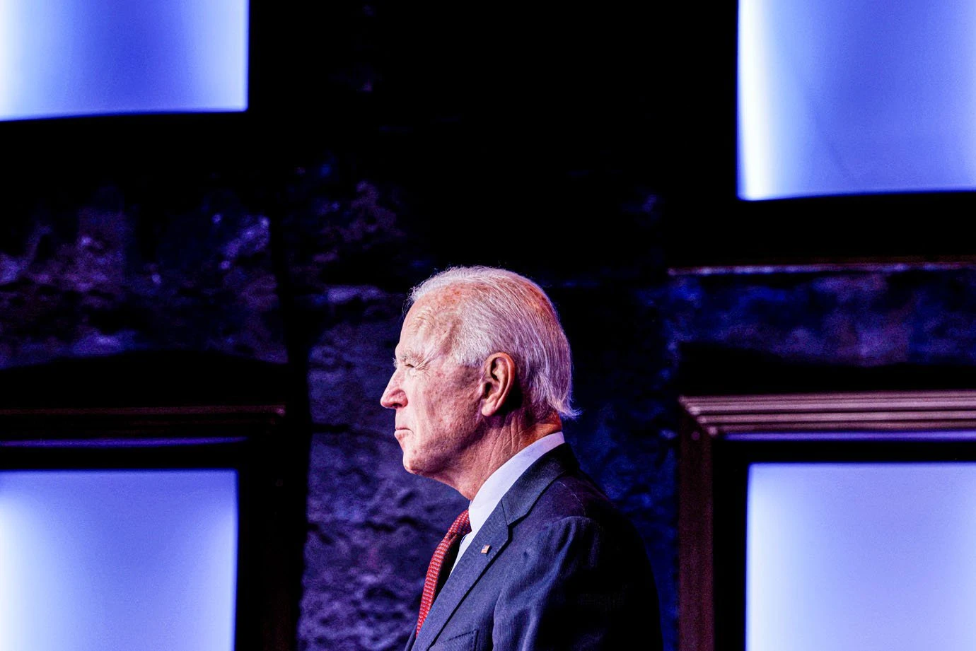 Biden anuncia força-tarefa contra covid-19 após aumento de casos nos EUA