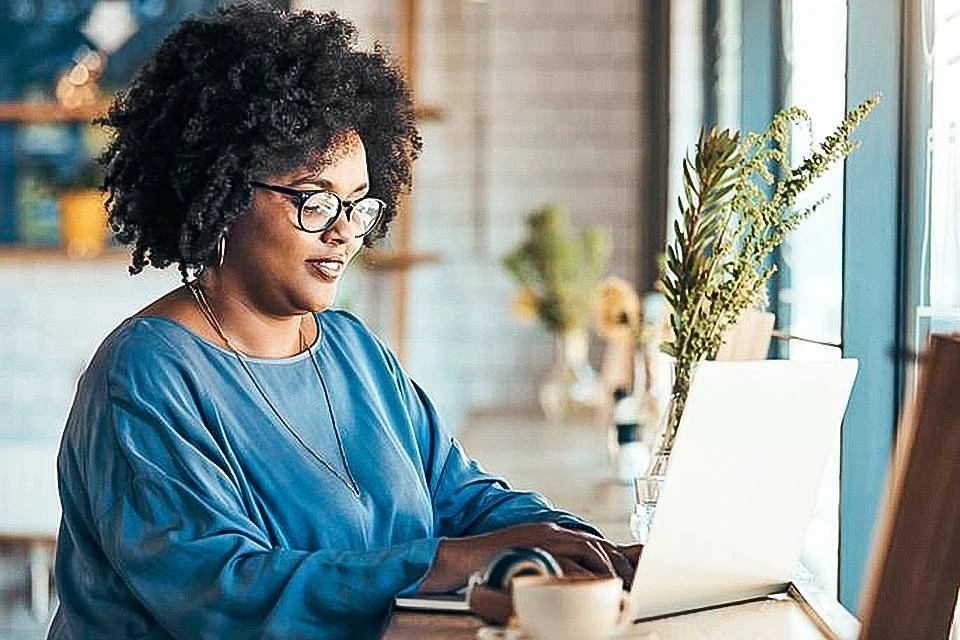 Boticário oferece cursos de tecnologia para pessoas em vulnerabilidade