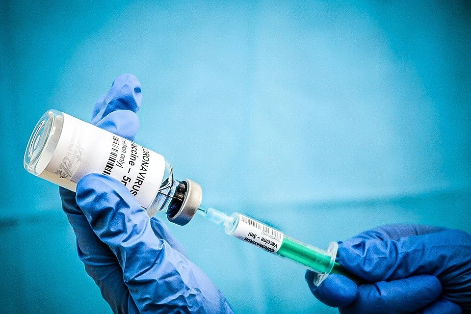 Índia diz que está perto de ter uma vacina contra a covid-19