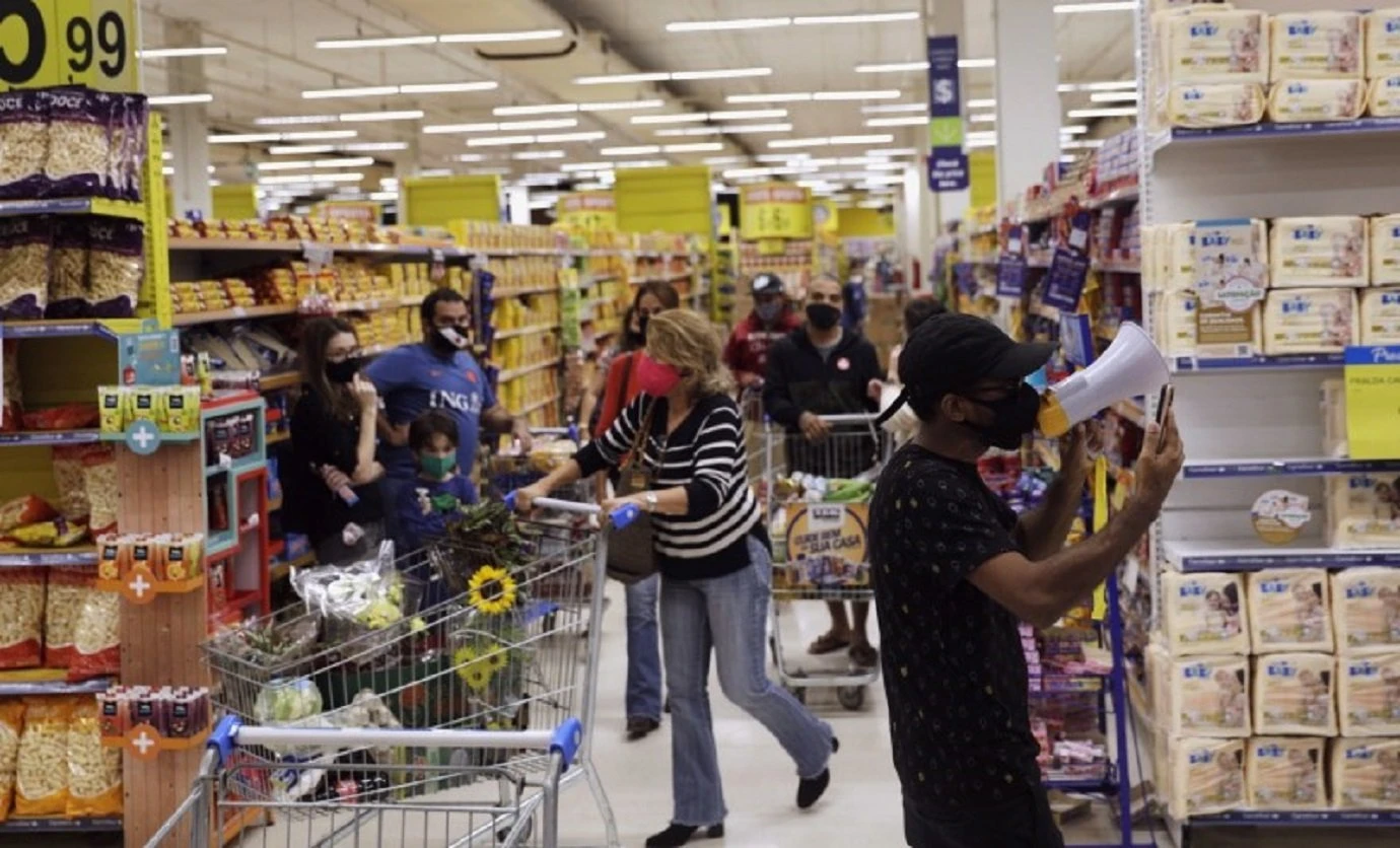 Vendas no varejo no Brasil crescem 21% em maio, mostra ICVA