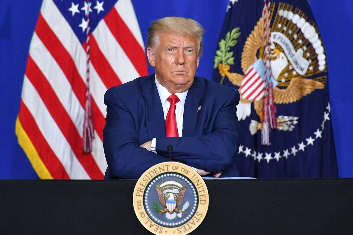 Trump se mantém em silêncio enquanto coronavírus avança nos EUA