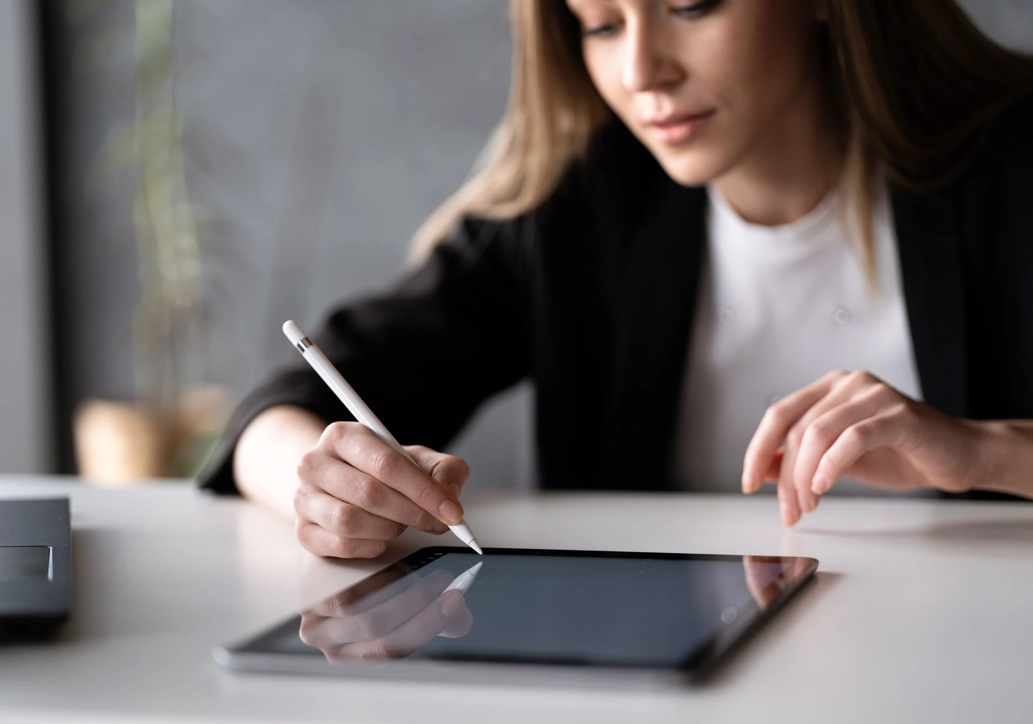 A nulidade de uma cláusula do contrato de trabalho anula as demais?