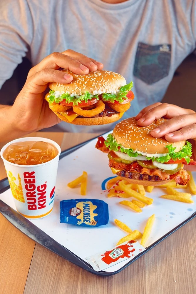Burger King lança dois sabores de Whopper e dá desconto em combos