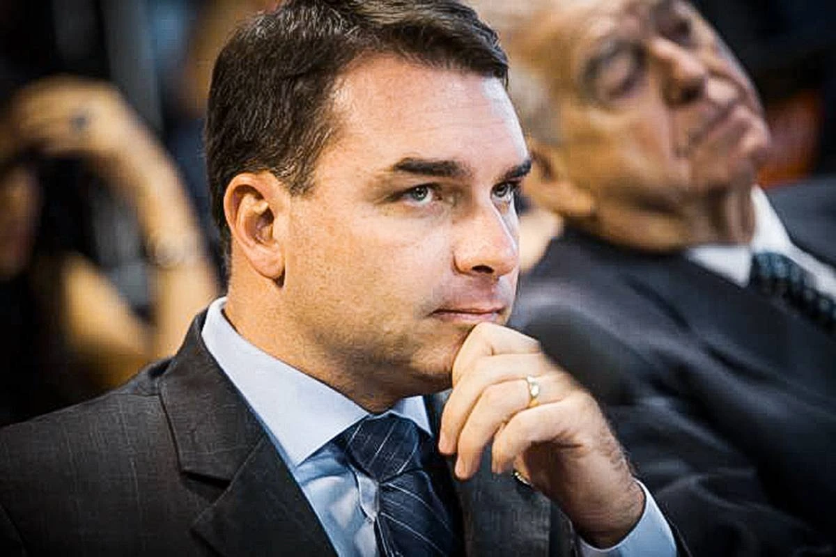 STF mantém veto à divulgação de documento do caso das “rachadinhas”