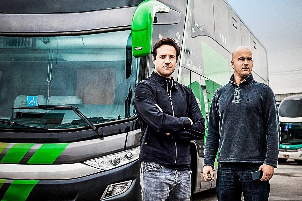Donos de “Uber dos ônibus” protestam em SP contra restrições ao setor