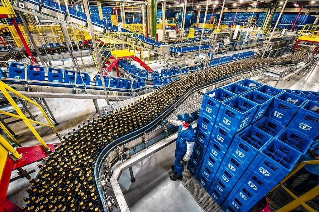 A recuperação em V da Ambev; 400 imóveis com desconto e tudo para ler hoje