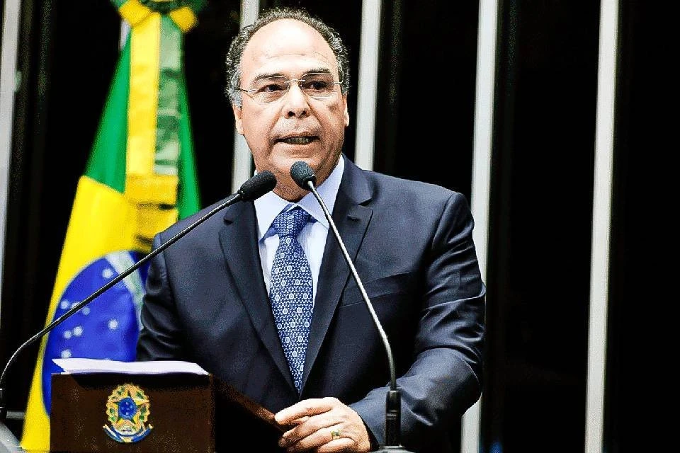 Subsídios podem bancar programa de renda, diz Bezerra