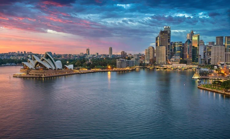 Drones patrulham praias de Sydney para evitar nova onda de covid-19