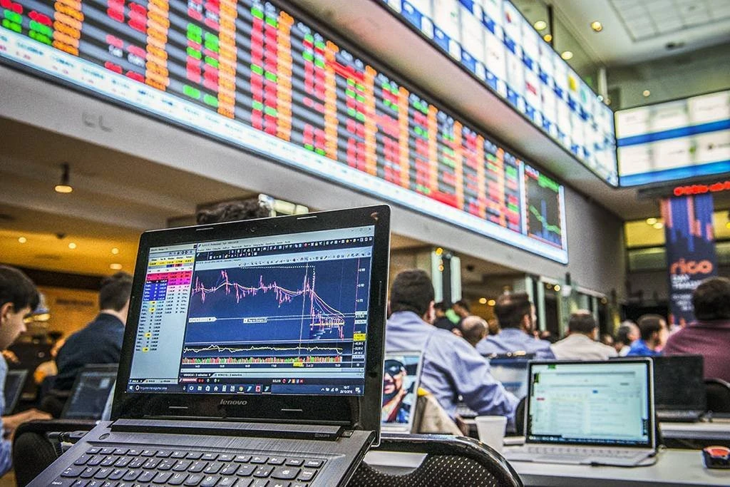 Onda de investidores pessoa física impulsiona lucro da B3 no 3º trimestre