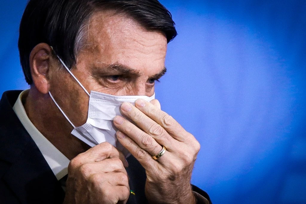 Ato contra governo Bolsonaro interdita principal via do centro do Rio