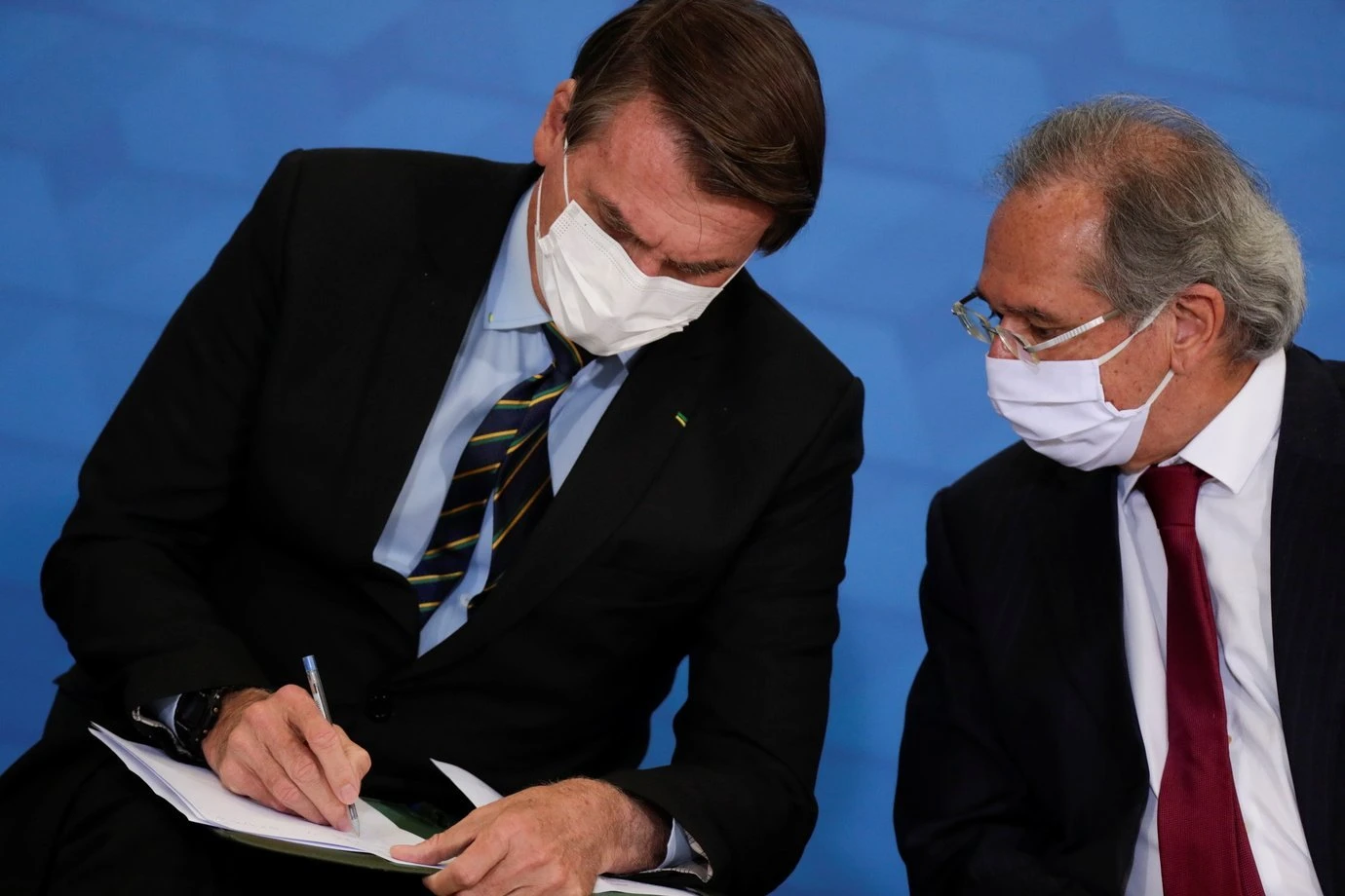 Reforma do IR atrasa com hesitação de Bolsonaro sobre dividendos
