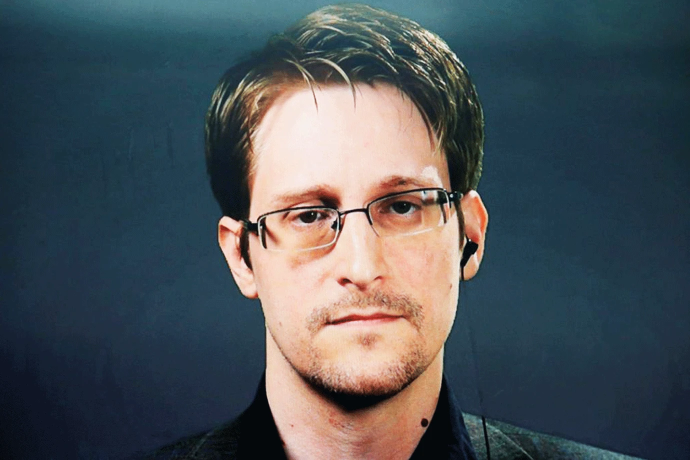 Rússia concede direito de residência permanente a Edward Snowden
