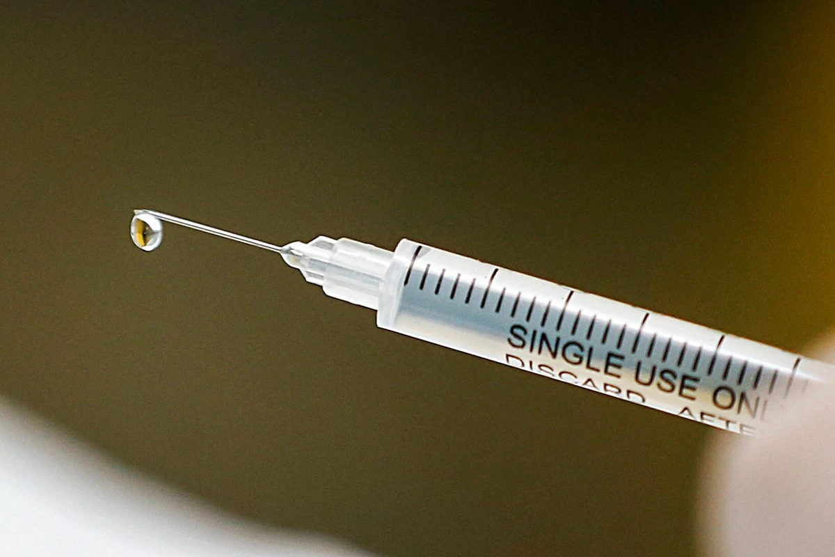 Em meio à guerra das vacinas da covid, programa discute ética na medicina