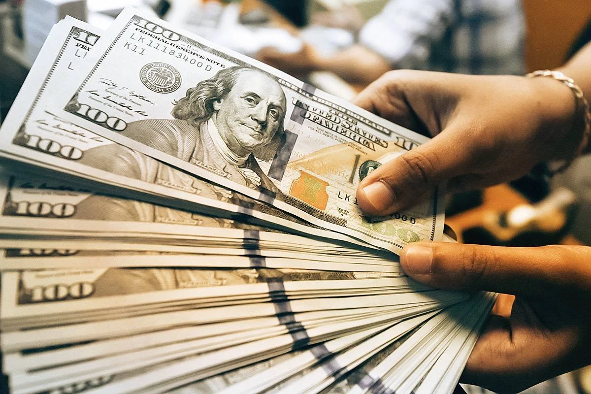 Banco Central já vendeu US$ 23,4 bilhões para deter dólar