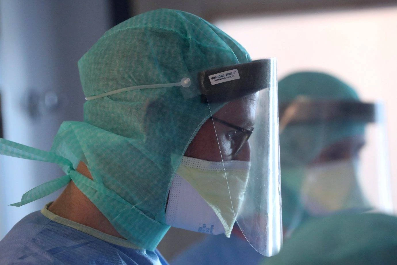 Bélgica pede que médicos com covid-19 continuem trabalhando
