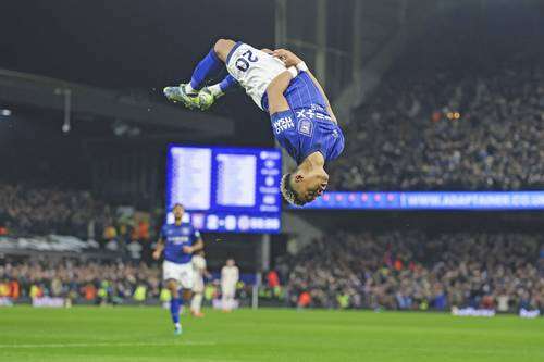 Ipswich Town sorprende al millonario Chelsea   