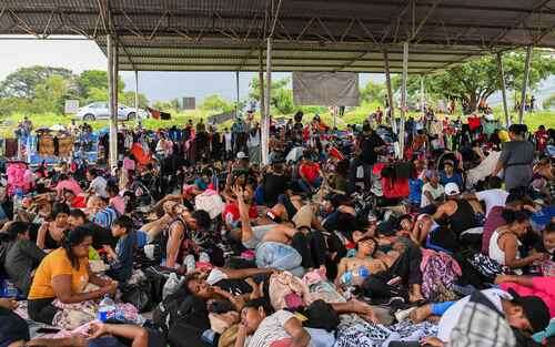 Caravana migrante sale de Huixtla y sigue su avance sin contratiempos   