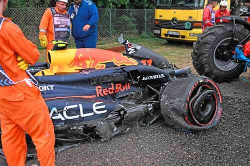 Checo Pérez se estrella y agrava su mal momento en Red Bull   