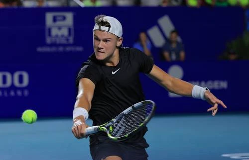 Holger Rune avanza a octavos de final en el Abierto de Acapulco   