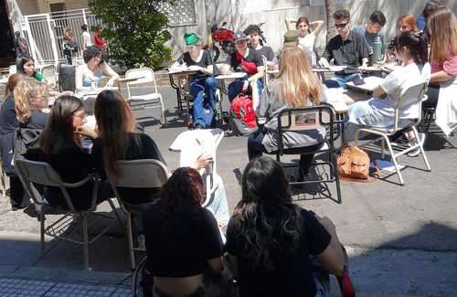 La protesta universitaria se agudiza en Argentina; Milei dice que no cederá   