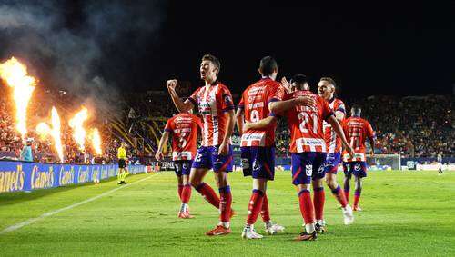 Atlético de San Luis vence 2-1 a Monterrey; pone un pie en la final   