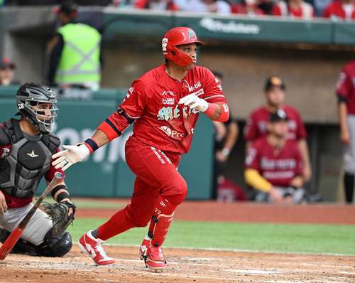 Eligen a Robinson Canó el jugador más valioso de la Liga Mexicana de Beisbol   