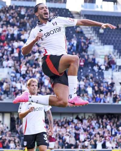 Raúl Jiménez vuelve a la senda del gol   