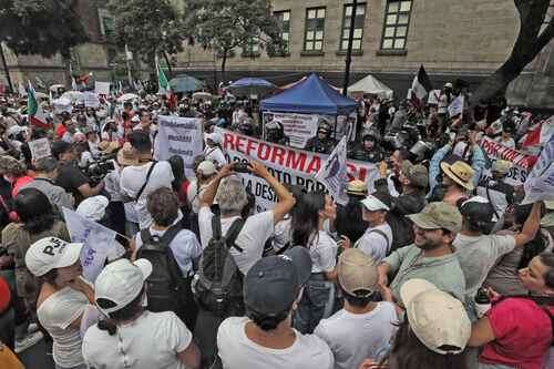 Protesta en Pino Suárez   