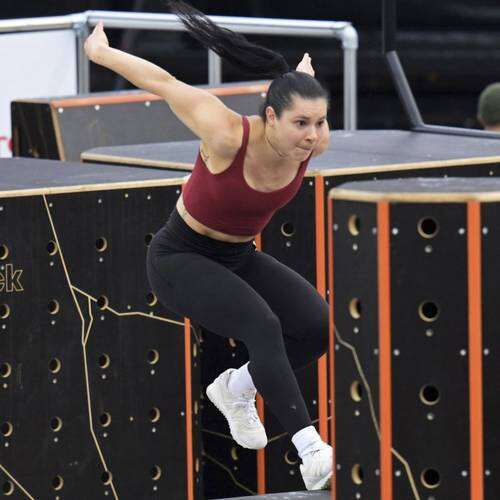 Mexicana Ella Bucio se corona en Mundial de parkour   