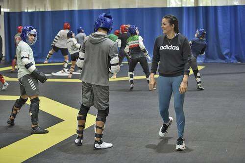 María Espinoza transmite su experiencia  al taekwondo paralímpico   