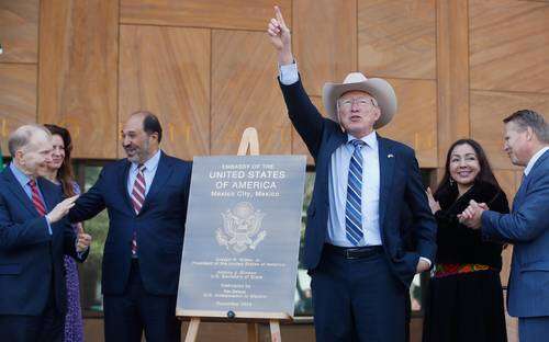 Se despide Ken Salazar con nueva embajada de EU   