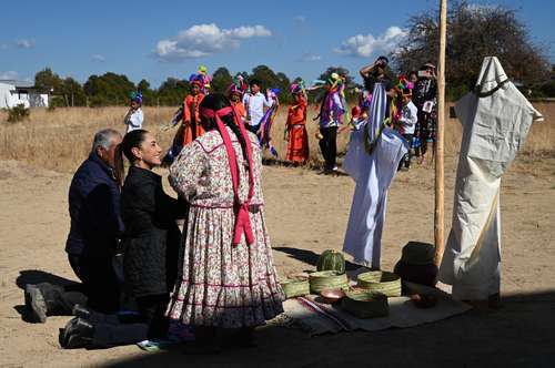 Sheinbaum restituye tierras y dignidad a los rarámuris   