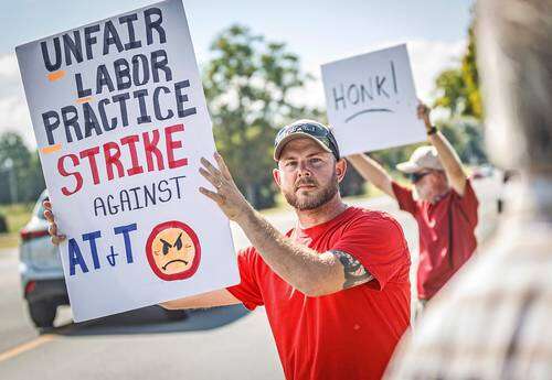 Trabajadores de At&T estallan huelga en Estados Unidos   