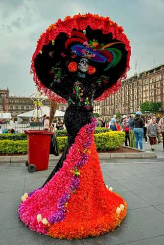 Megaofrenda en el Zócalo   