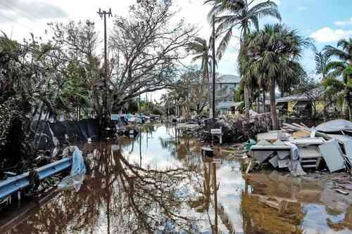 Milton deja al menos  15 muertos en Florida   