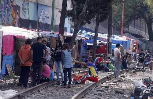 Organizaciones envían a Sheinbaum propuesta de atención a migrantes   