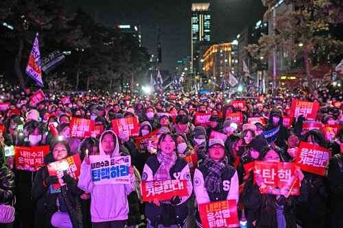 Bloquean legisladores oficialistas el cese del presidente de Corea del Sur   