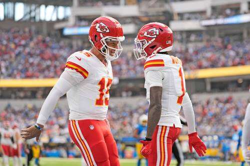 Patrick Mahomes lidera la victoria 17-10 de Jefes frente a los Cargadores   