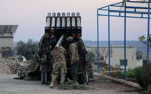 Milicianos pro turcos están ya a las puertas de Hama, en Siria   