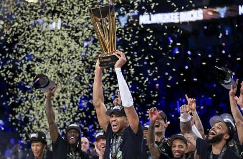 Bucks de Milwakee se coronan en la Copa NBA comandados por Antetokounmpo y Lillard   