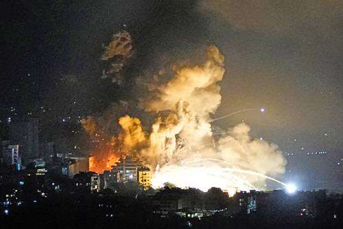 Israel ataca cuartel central de Hezbollah en Beirut   