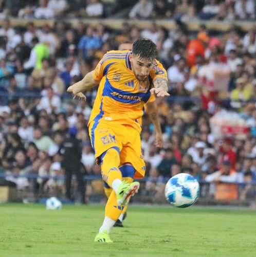 Tigres sonríe en CU; remonta 3-1 a Pumas y  es el sublíder   