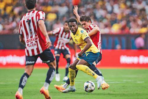 América supera 2-0 a Chivas en Houston   