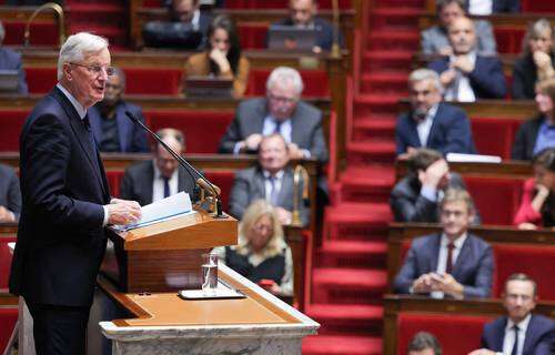 Premier francés supera moción en el congreso   