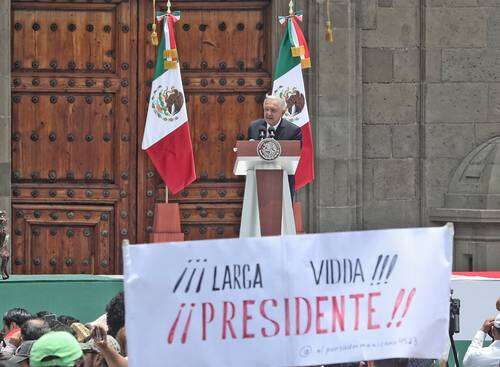 Orquestas y marmotas en la fiesta con aroma a adiós   