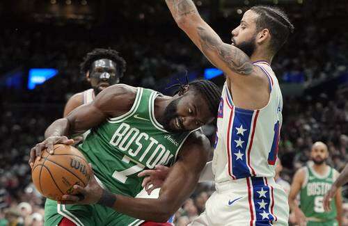 Gran actuación de Caleb Martin en victoria de Filadelfia sobre Boston   