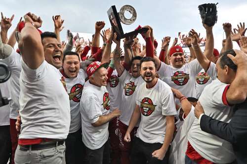 Diablos Rojos regresa a una final de la liga después de diez años   