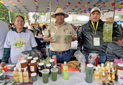 Campesinos de Atenco impulsan consumo de productos ancestrales   