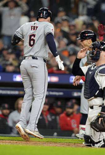 Cleveland fuerza al quinto duelo el pase a la serie de campeonato; 5-4 a Detroit    